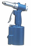 Pistol pentru nituire pneumatic